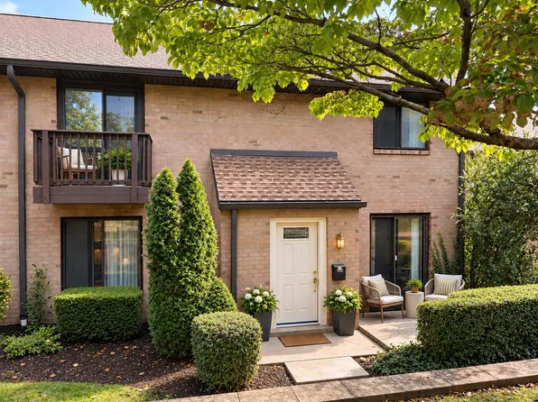 700 Ardmore Ave APT 418, Ardmore, PA 19003