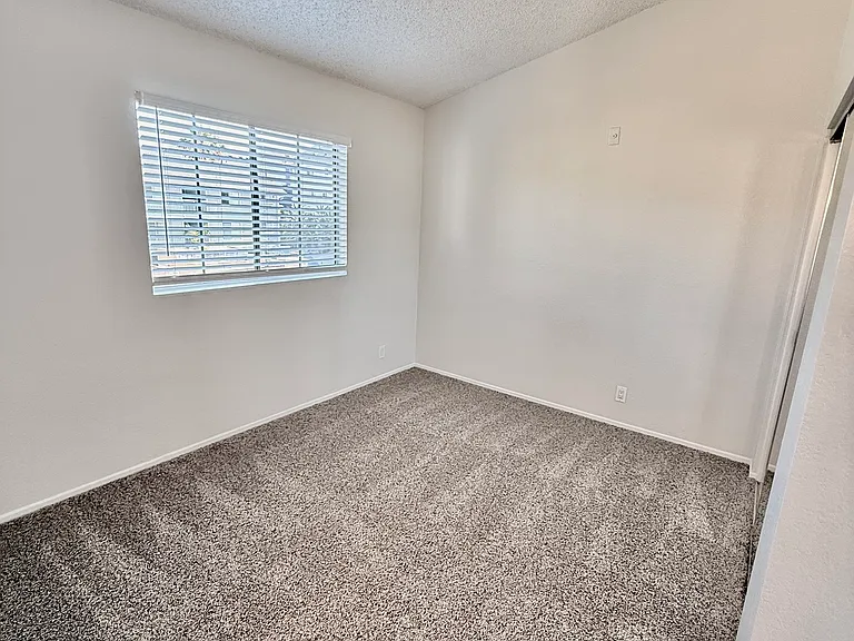 1207 Mira Mar Ave #204 — Photo 9