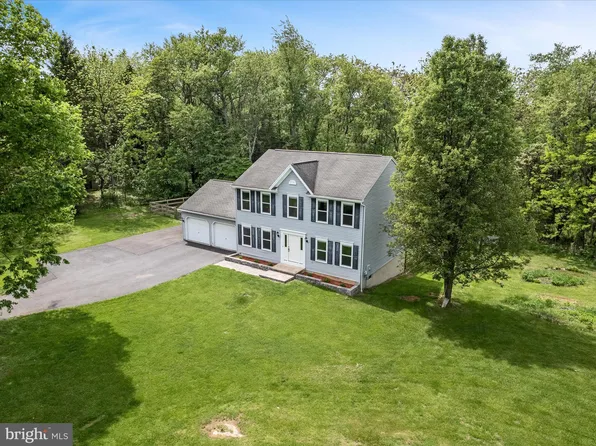 325 Chandler Dr, Shepherdstown, WV 25443