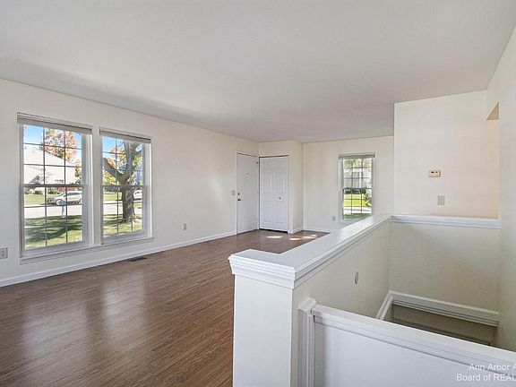 5th image of 23503 N Rockledge #1