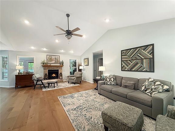 5th image of 11368 N 230th St