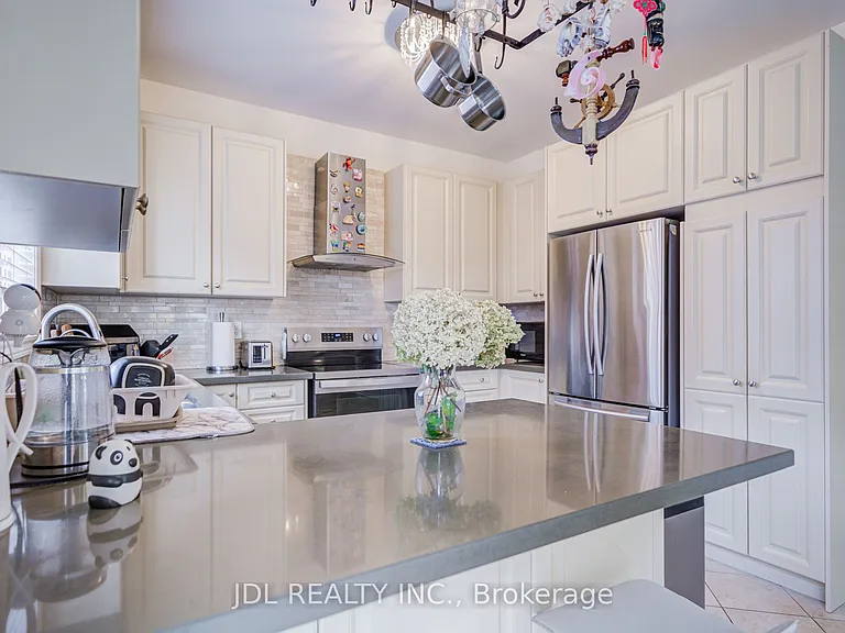 1139 Cenotaph Blvd — Photo 17