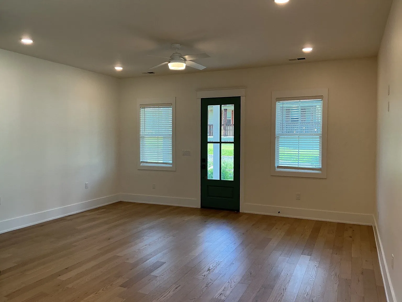 3 bed, 1642 sqft, $1,800 — Photo 4