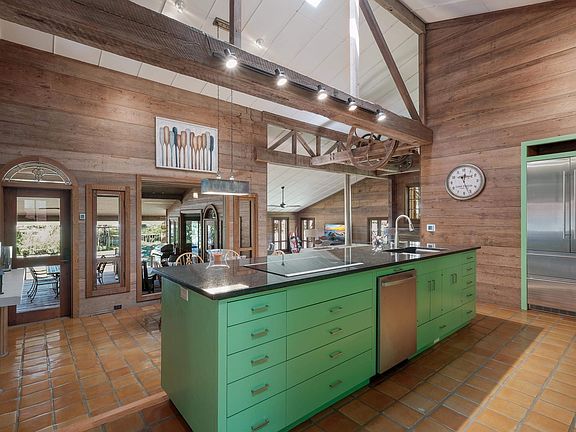 5th image of 200 Turtle Lane