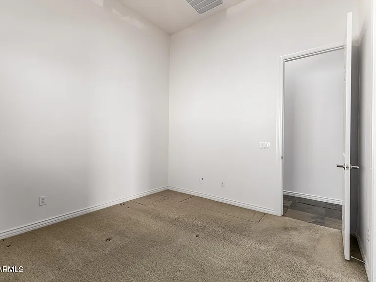 10312 S 16th Dr — Photo 34