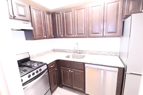 Rented by A&E Real Estate Management | media 9