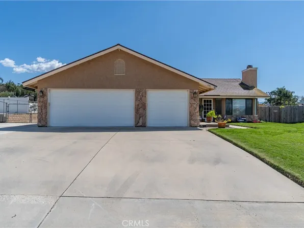 240 Buckskin Ln, Norco, CA 92860