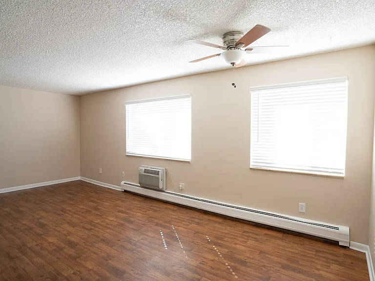 Linda Kay Apartments — Photo 10