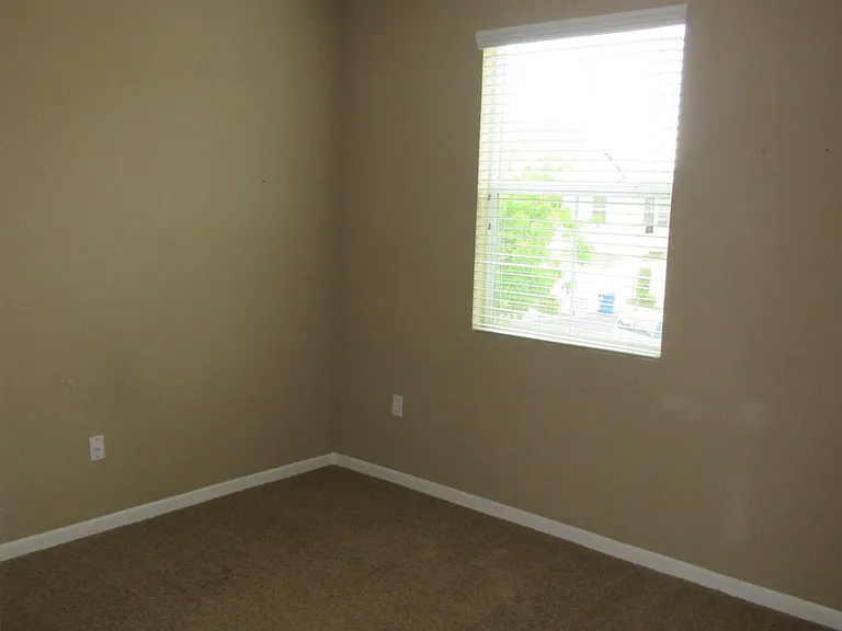 101 Cezanne Ln — Photo 9