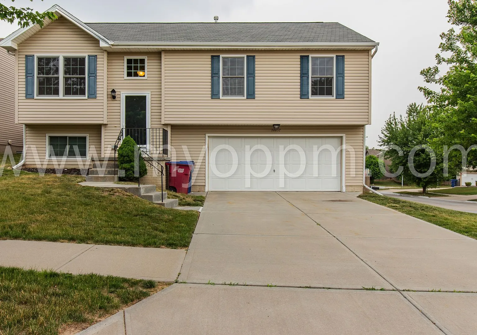 Available NOW! | 3 Bedroom / 2 Bathroom Home | Bennington — Photo 1