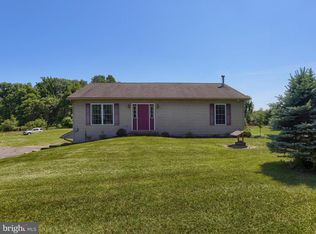 268 Valley Rd, Etters, PA 17319