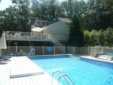 1st image of 8 Heritage Dr