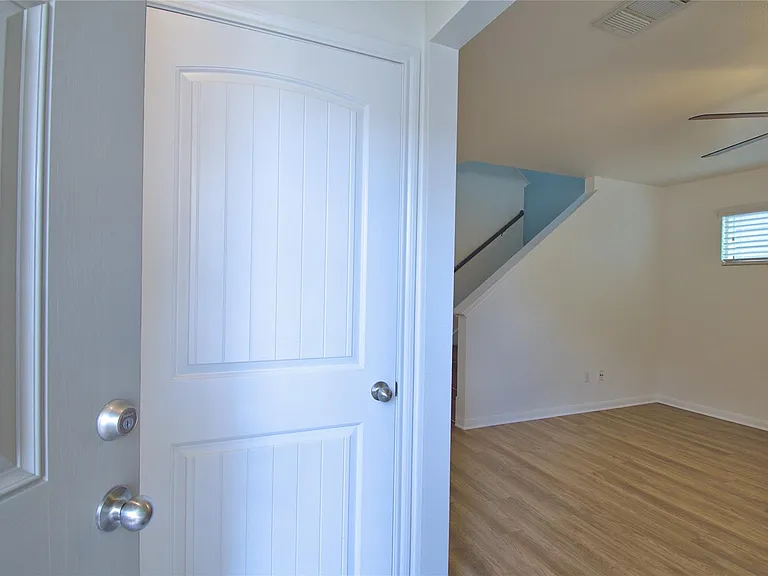 4711 Giordano Dr — Photo 2