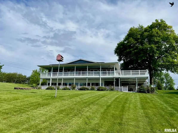 121 N Shore Dr, Petersburg, IL 62675