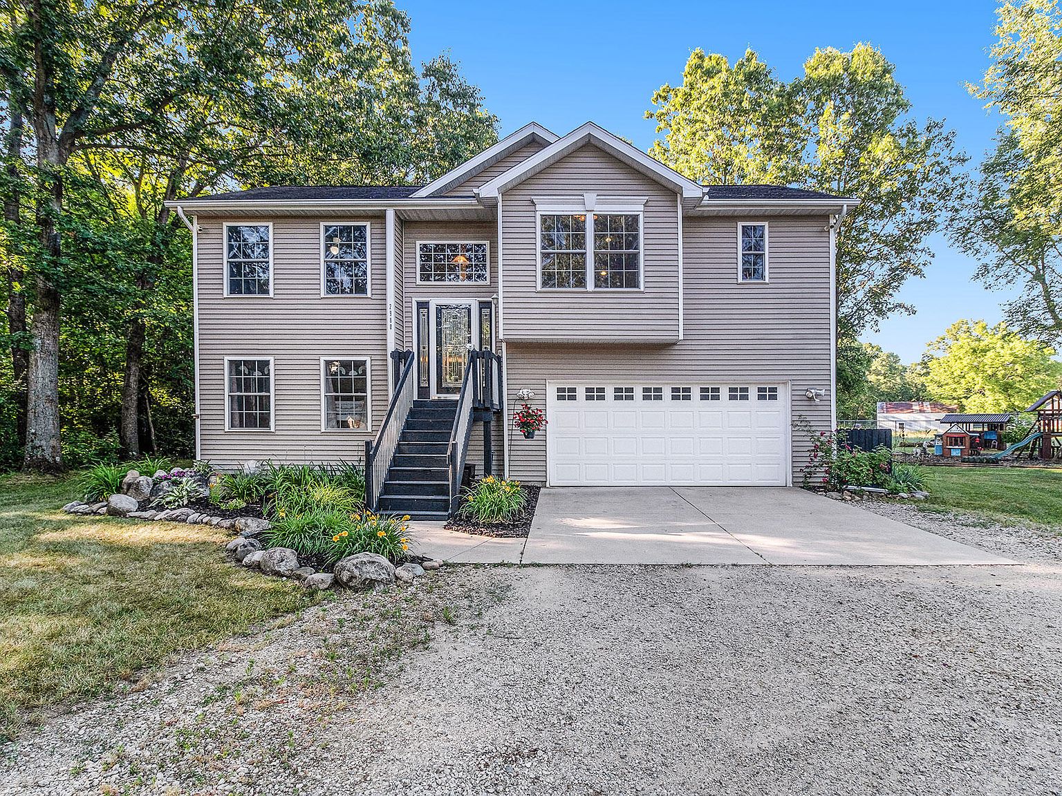 2980 Center St, Allegan, MI 49010 Zillow