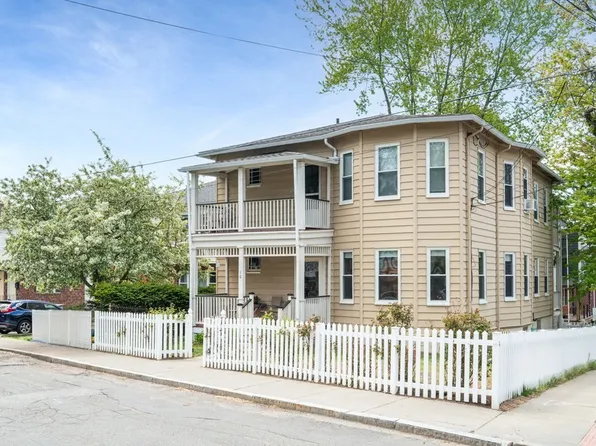 16 Charles St #A, Watertown, MA 02472