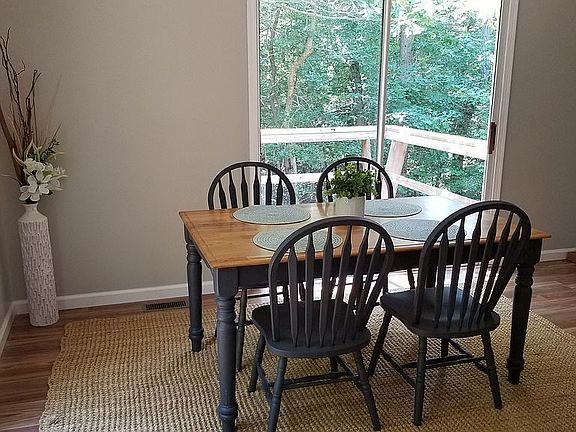 5th image of 134 Evergreen Dr
