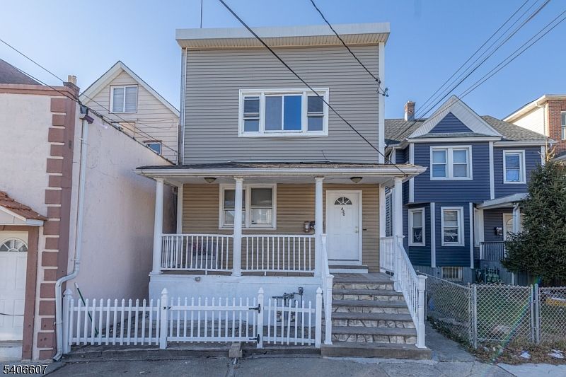 1st image of 450 3RD AVE #2