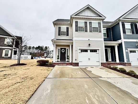 3rd image of 2208 Nob Hill Ln