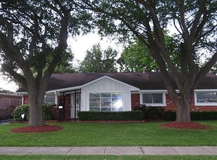 8311 Glenscott St, Houston, TX 77061