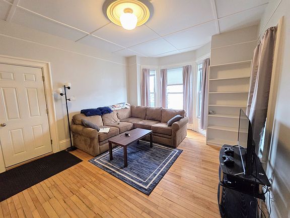 5th image of 385 Spring Street