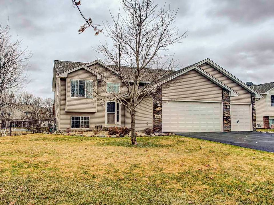 1st image of 692 Lois Ln