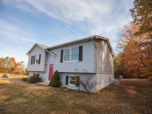 5th image of 414 Leonard Ln