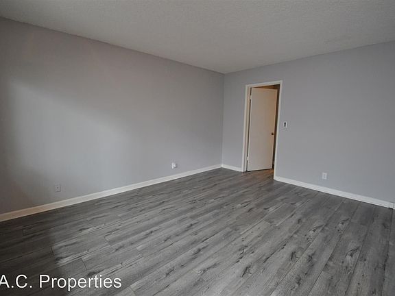 3rd image of 4201 Arch Dr APT 4