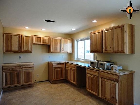 4th image of 322 Julie Dr
