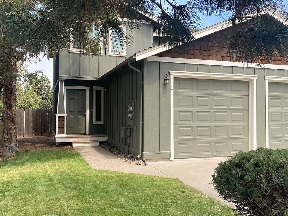 1st image of 846 NE Hidden Valley Dr Unit 1