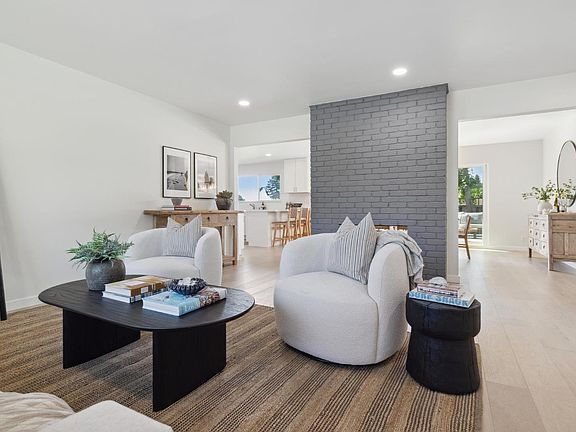 5th image of 7 Harrison Court