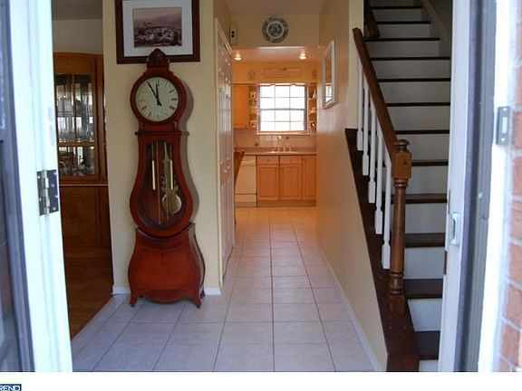 3rd image of 307 Francis Dr