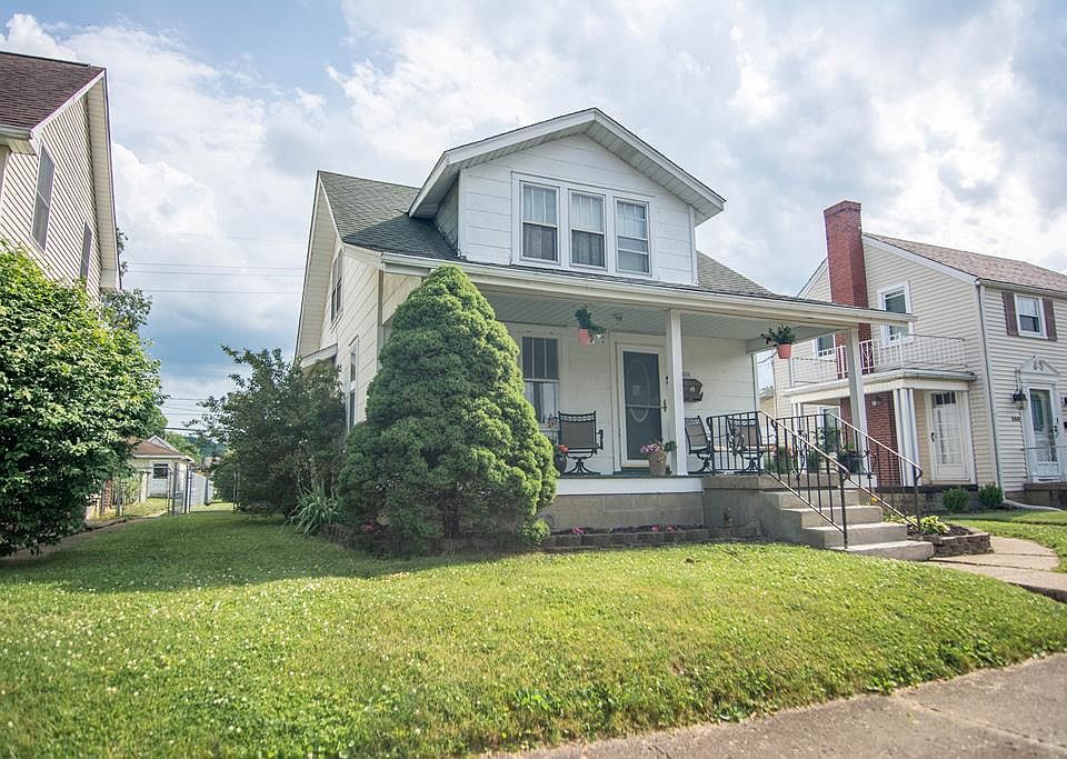1st image of 558 Laurel St
