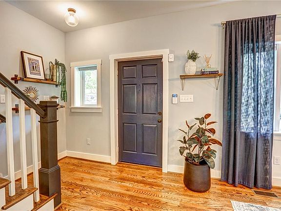 4th image of 4916 Bromley Ln