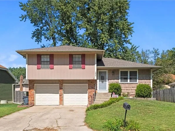 1836 E Pawnee Dr, Olathe, KS 66062