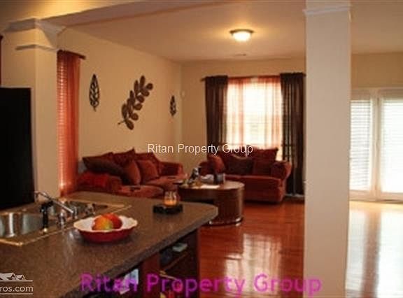 2nd image of 3118 Haynes Park Dr