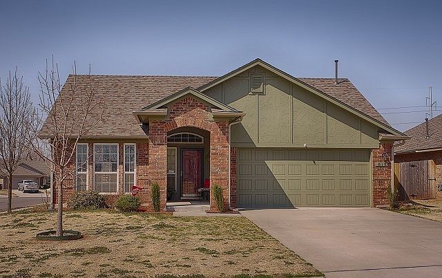 1st image of 815 Dogwood Ct