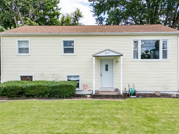 2311 W 46th St, Davenport, IA 52806