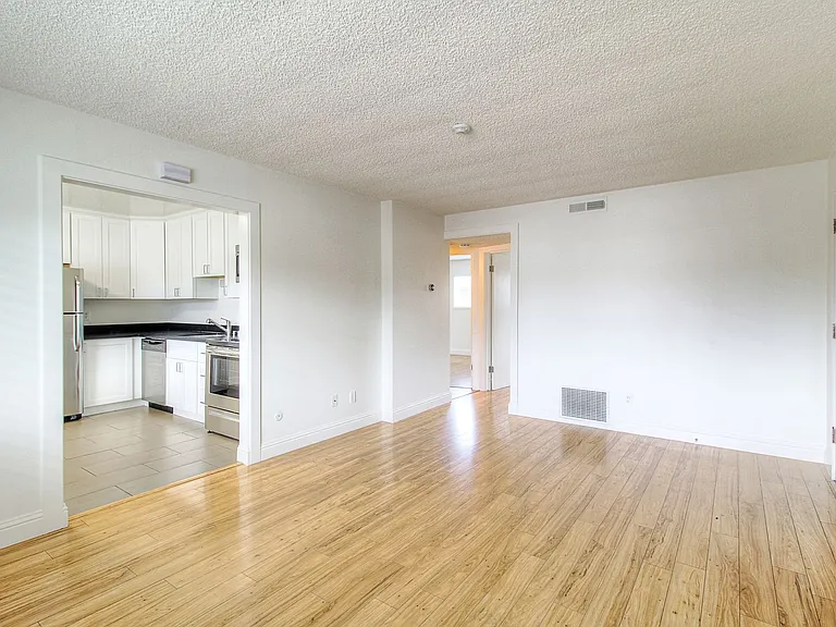 1532 Atlanta Ct #7 — Photo 5