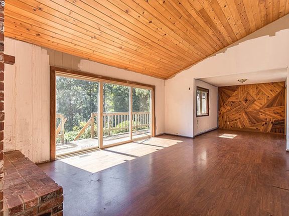 5th image of 289 N Bayview Ct