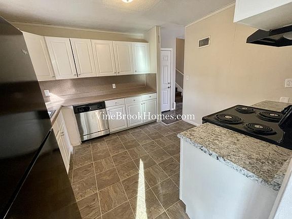 5th image of 9400 Fairwood Dr