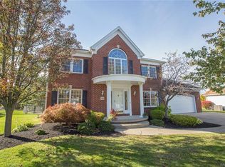 5441 Country Club Ln, Hamburg, NY 14075