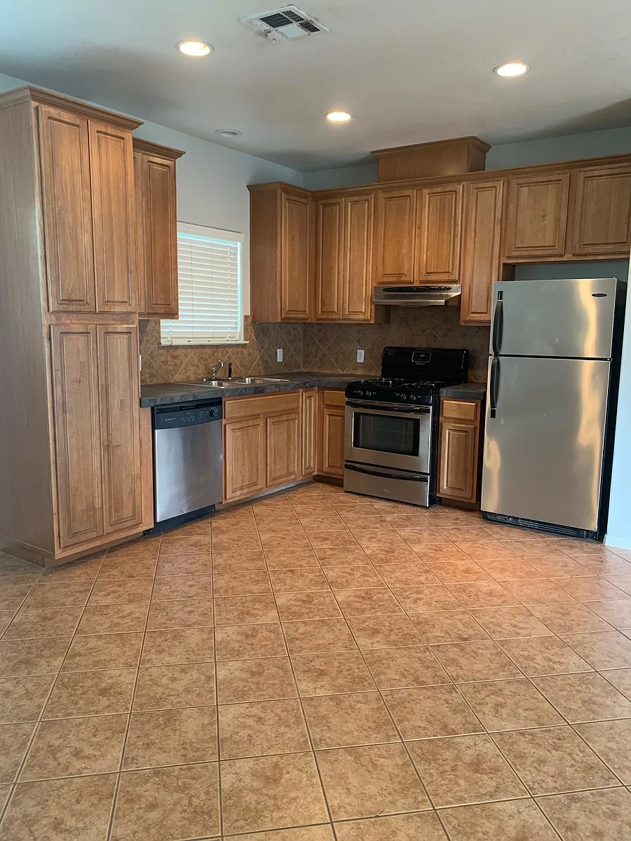 Building Photo - 5304 Evans Ave #B