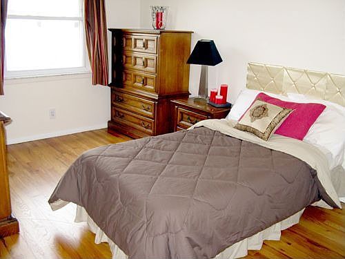 Hardwood floors in all bedrooms
