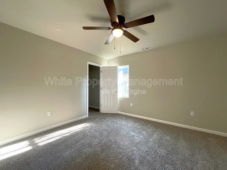 706 Hillside St — Photo 13