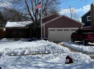 39246 Bella Vista Dr, Sterling Heights, MI 48313