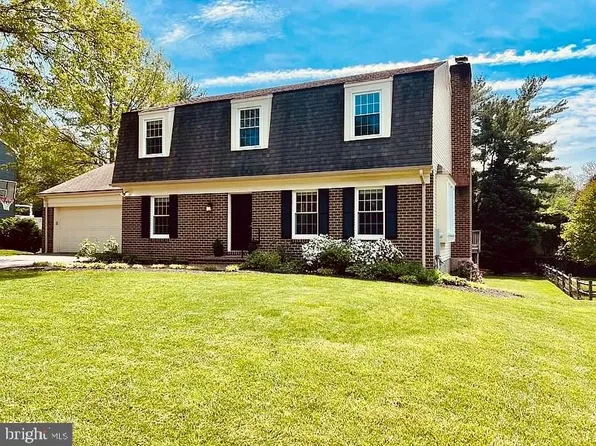 12 Lochmoor Ct, Lutherville Timonium, MD 21093