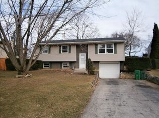 33083 N John Mogg Rd, Grayslake, IL 60030