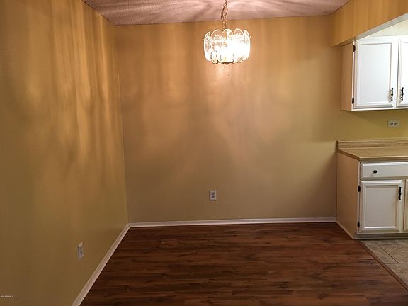 3rd image of 200 Lodge Dr APT 506