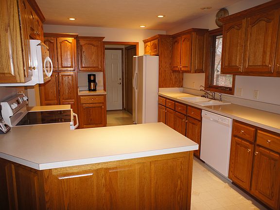 3rd image of 2105 Heritage Pines Ct